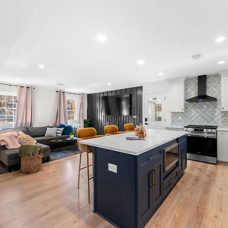 Outdoor Projector, Arcade, Fire Pit, 2 Car Garage, 2 Living Rooms سنيلفيل المظهر الخارجي الصورة